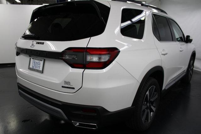 new 2025 Honda Pilot car, priced at $49,350