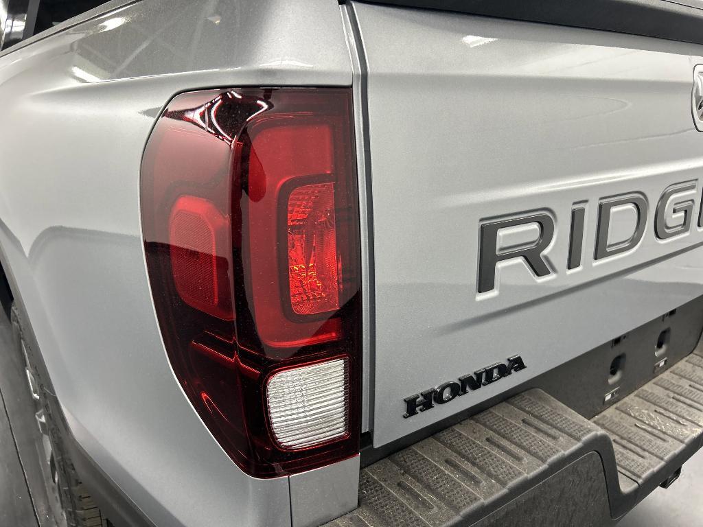 new 2025 Honda Ridgeline car, priced at $40,135