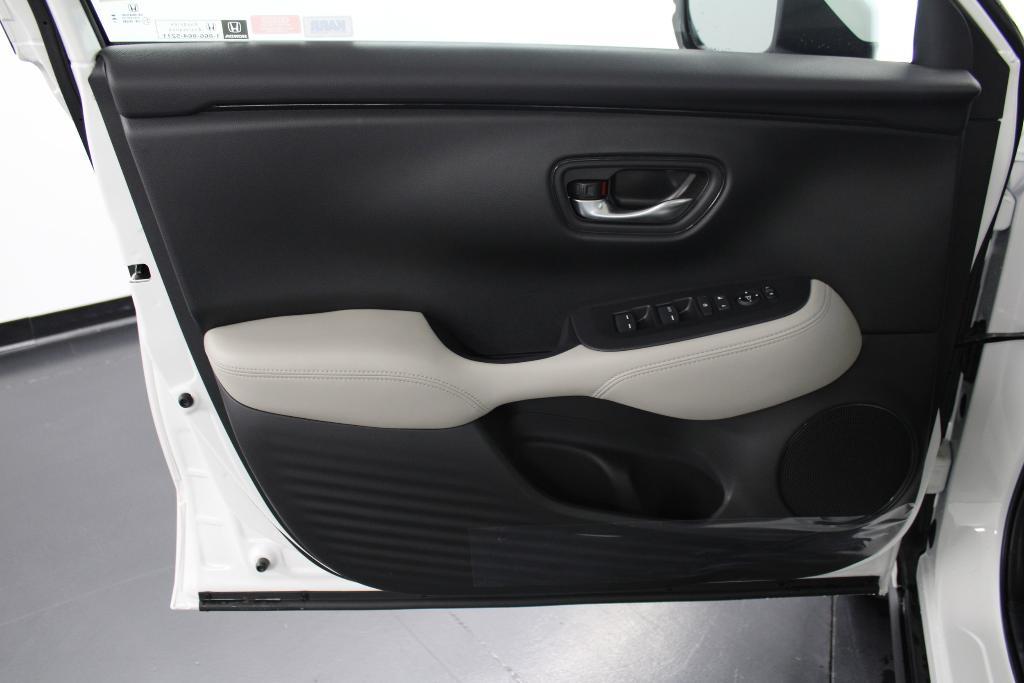 new 2025 Honda HR-V car, priced at $27,728