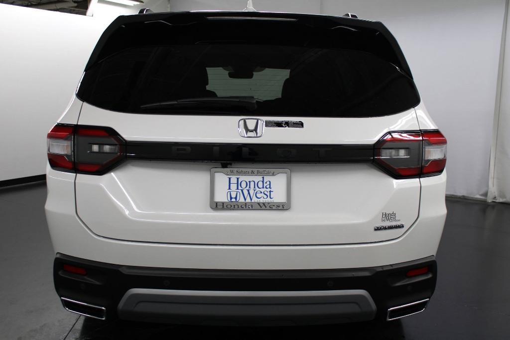 new 2025 Honda Pilot car, priced at $49,395