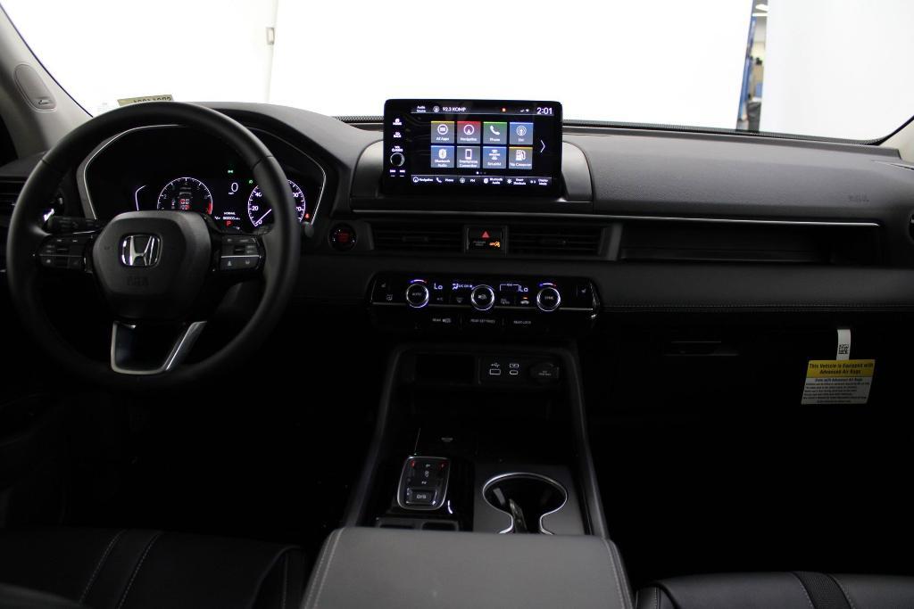 new 2025 Honda Pilot car, priced at $49,395