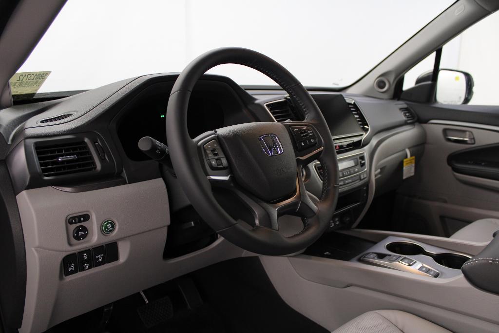 new 2025 Honda Ridgeline car, priced at $42,624
