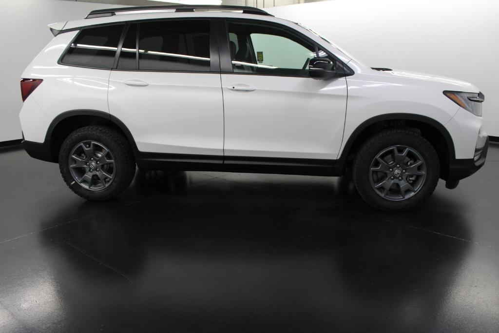 new 2025 Honda Passport car, priced at $46,819