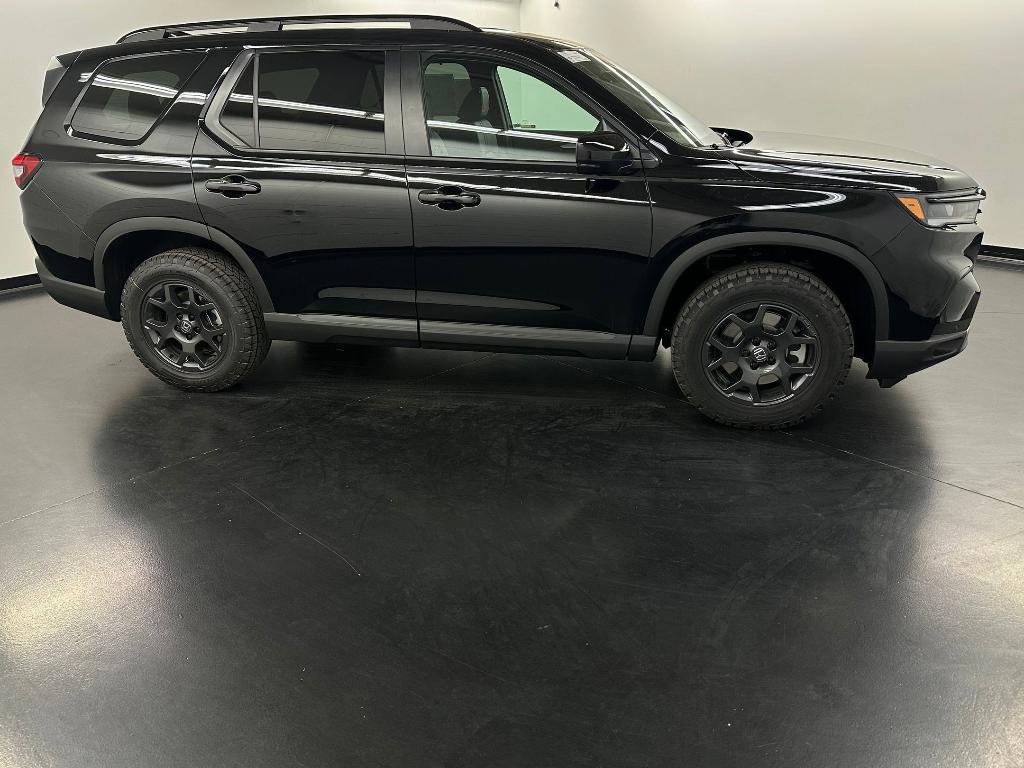 new 2025 Honda Pilot car, priced at $48,296