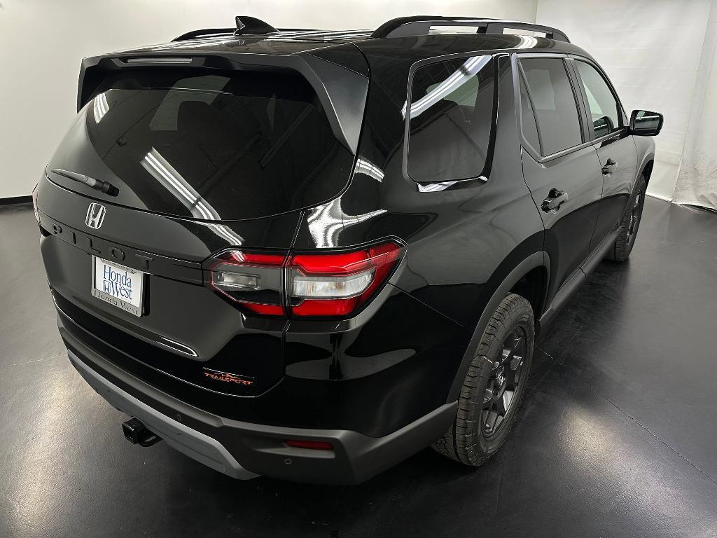 new 2025 Honda Pilot car, priced at $48,296