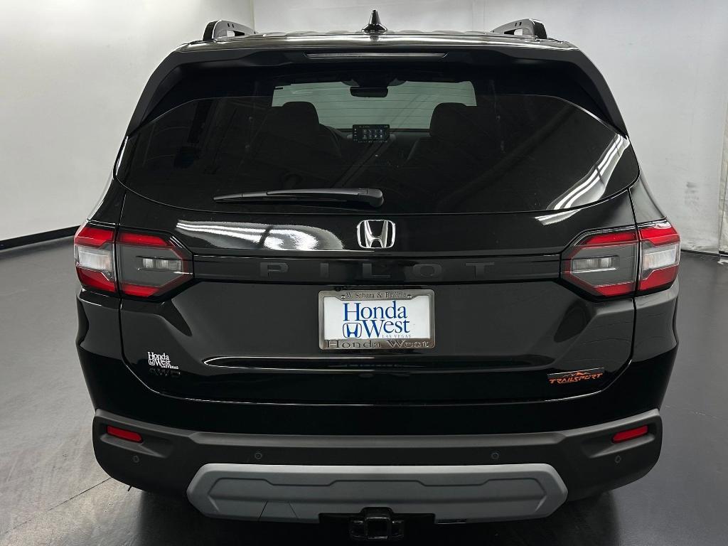 new 2025 Honda Pilot car, priced at $48,296
