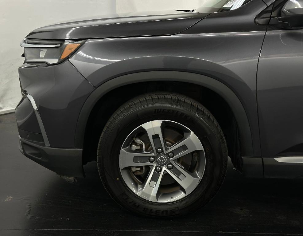 used 2024 Honda Pilot car, priced at $34,997