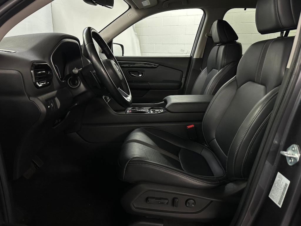 used 2024 Honda Pilot car, priced at $34,997