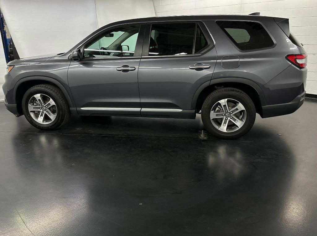 used 2024 Honda Pilot car, priced at $34,997