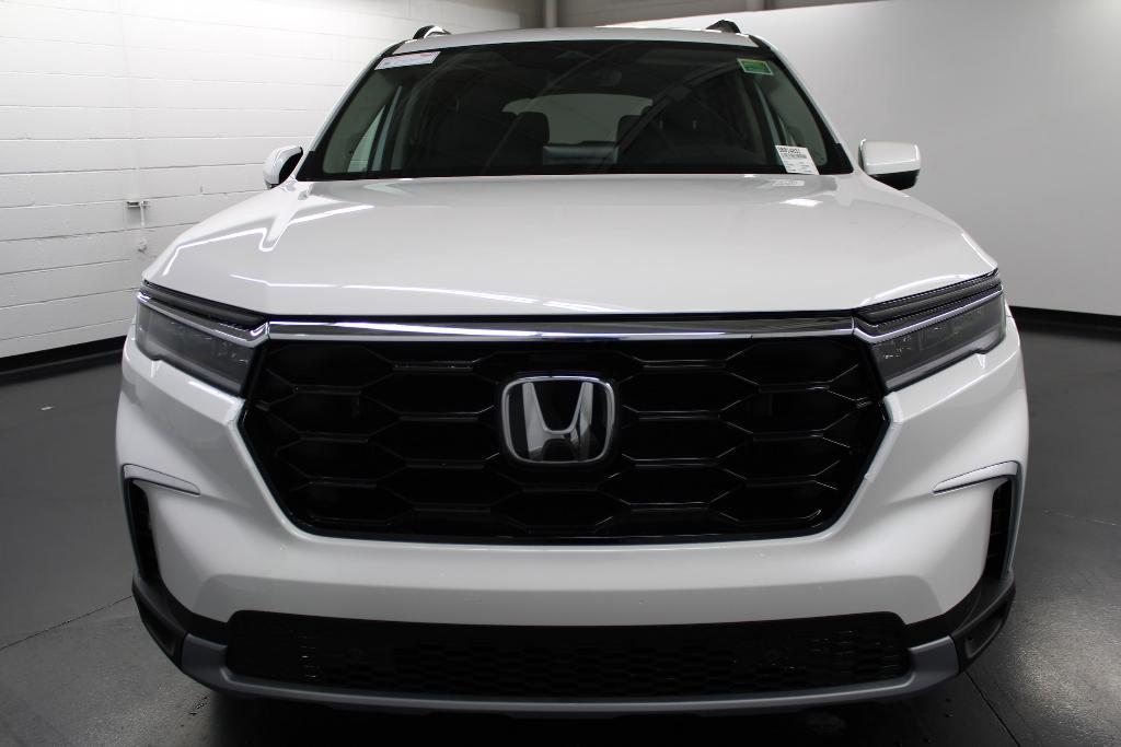 new 2025 Honda Prologue car, priced at $53,605