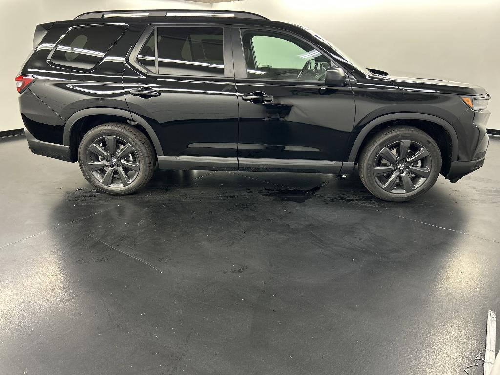 new 2025 Honda Pilot car, priced at $42,654
