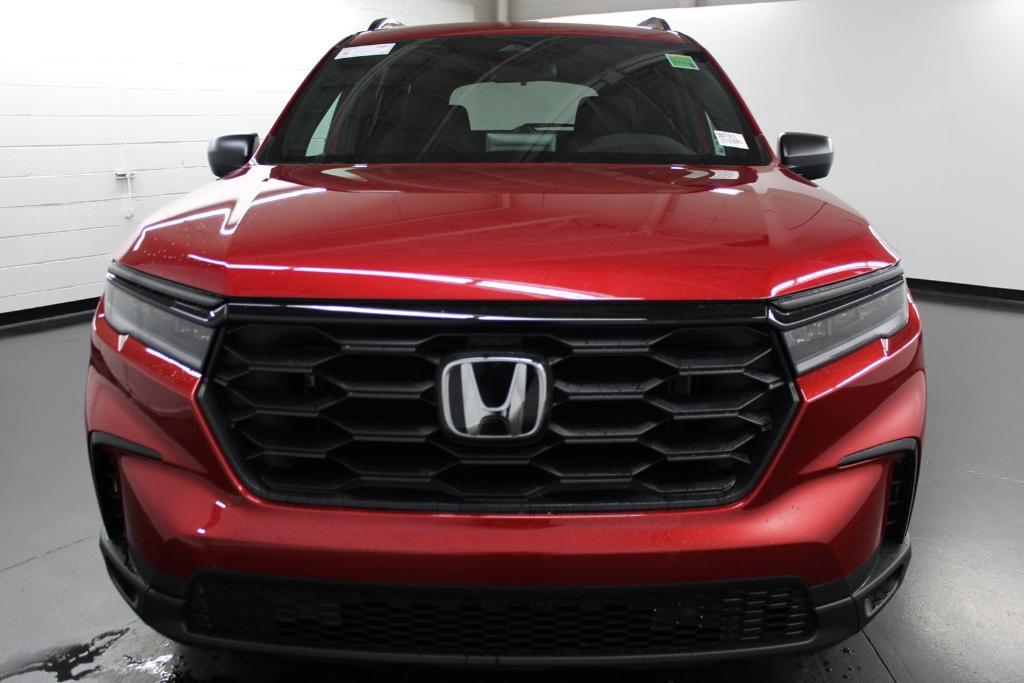 new 2025 Honda Pilot car, priced at $42,336