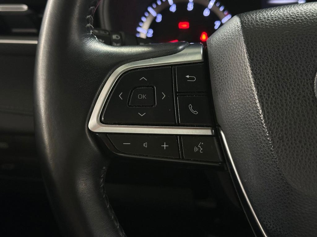 used 2020 Toyota Highlander car, priced at $18,398