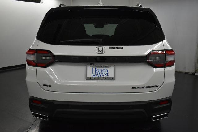 new 2025 Honda Pilot car, priced at $52,177