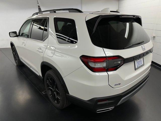 new 2025 Honda Pilot car, priced at $49,624