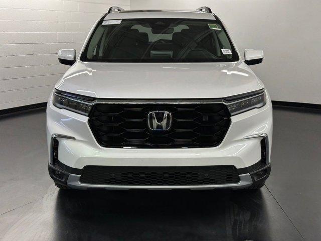 new 2025 Honda Pilot car, priced at $49,624