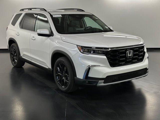 new 2025 Honda Pilot car, priced at $49,624