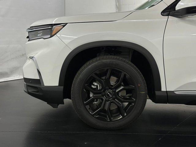 new 2025 Honda Pilot car, priced at $49,624