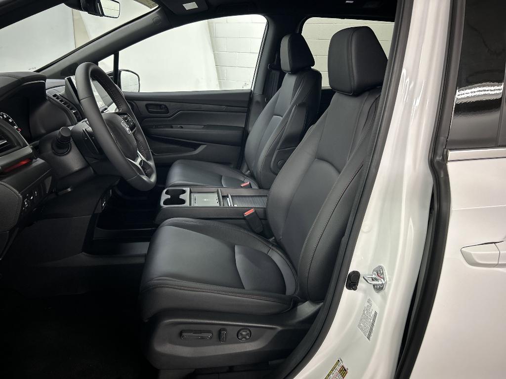 new 2025 Honda Odyssey car, priced at $42,762