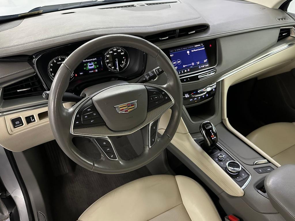 used 2020 Cadillac XT5 car, priced at $18,498