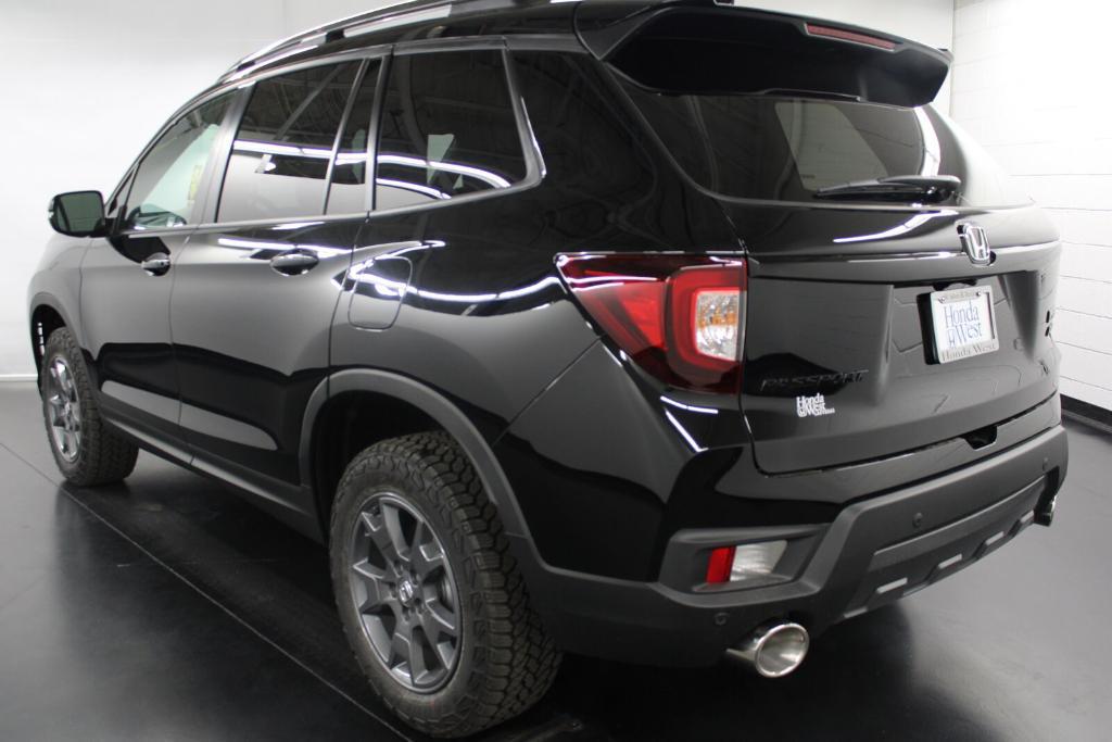 new 2025 Honda Passport car, priced at $43,817