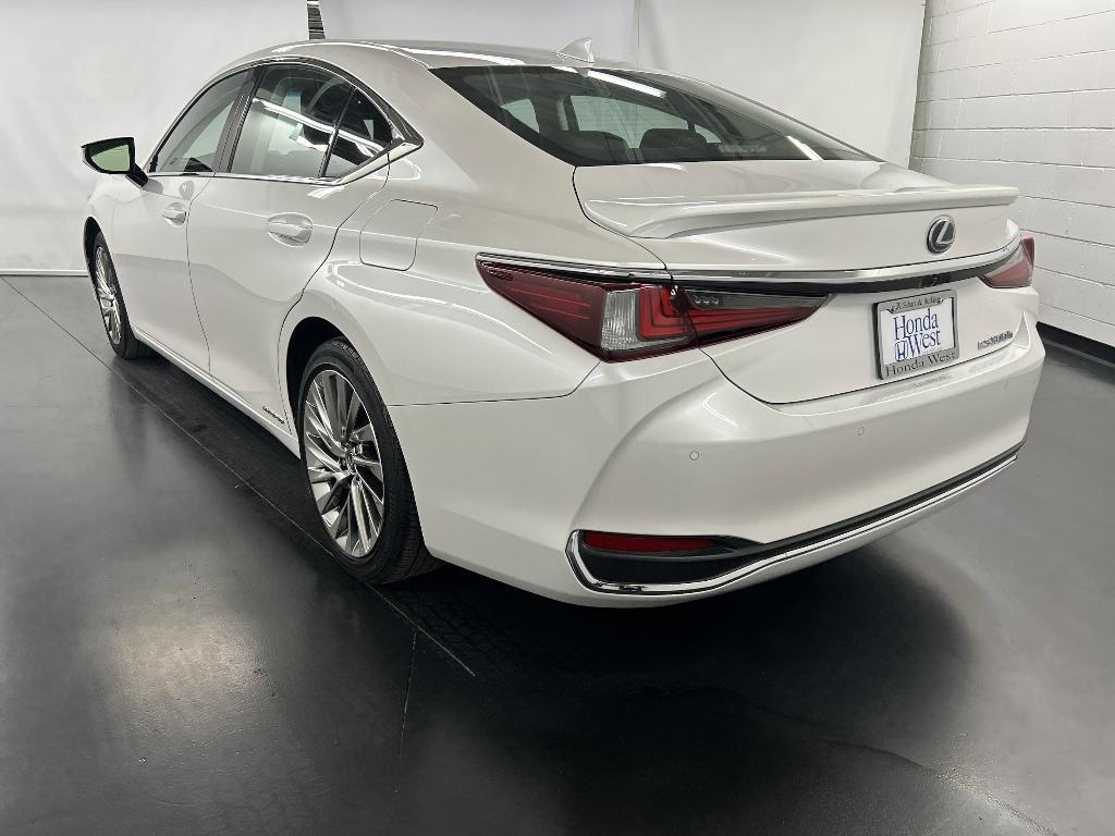 used 2022 Lexus ES 300h car, priced at $37,999
