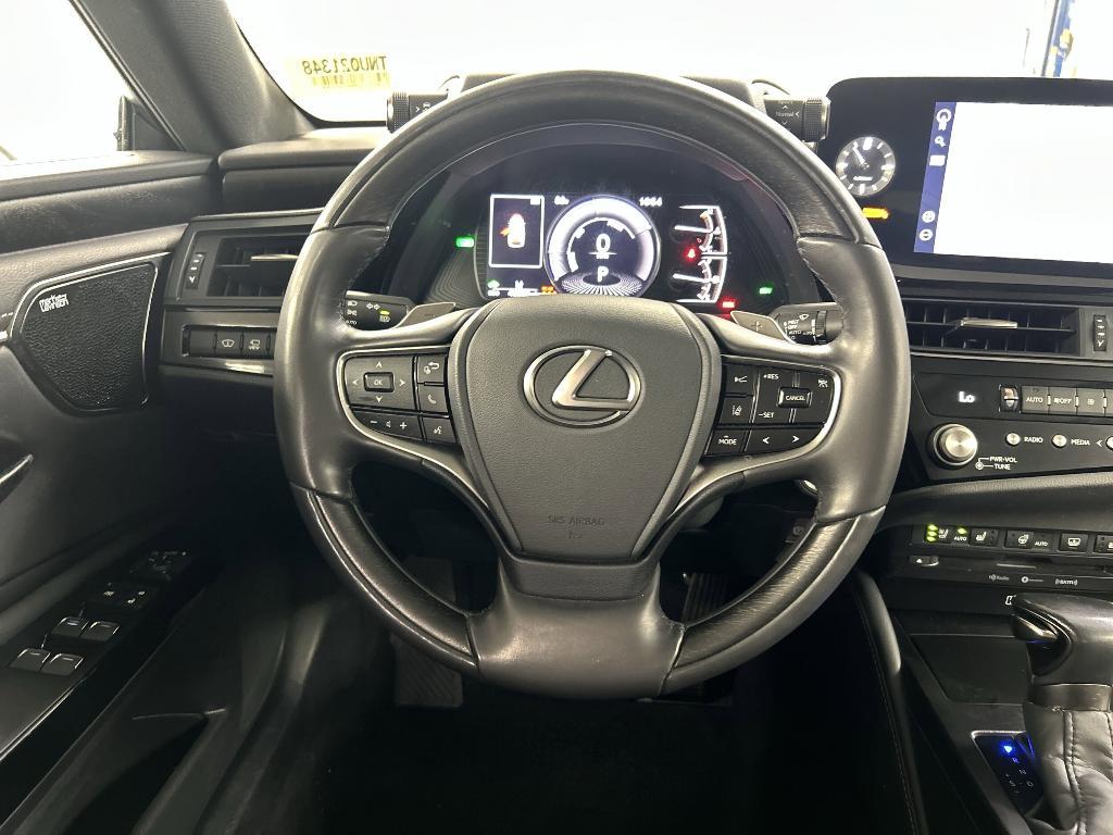 used 2022 Lexus ES 300h car, priced at $37,999