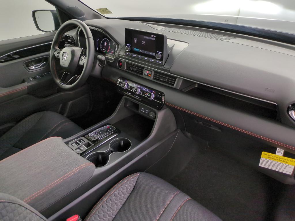new 2025 Honda Pilot car, priced at $39,953