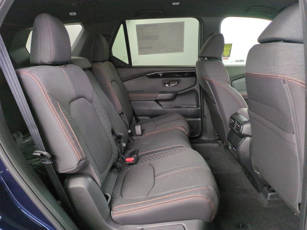 new 2025 Honda Pilot car, priced at $39,953