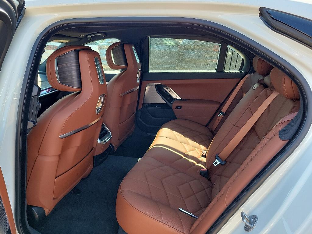 new 2025 BMW 760 car, priced at $128,625