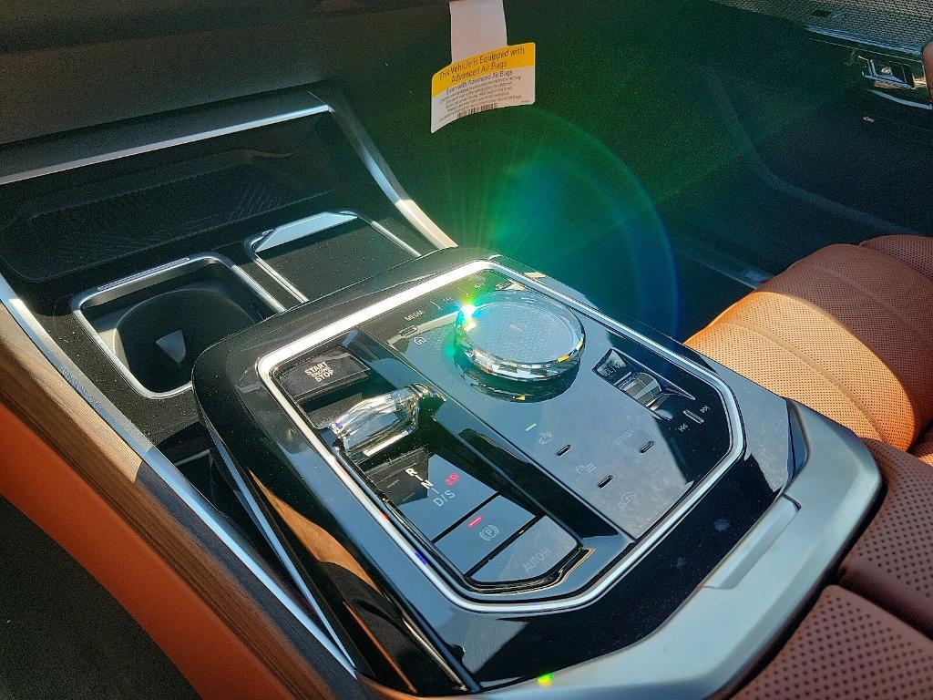 new 2025 BMW 760 car, priced at $128,625