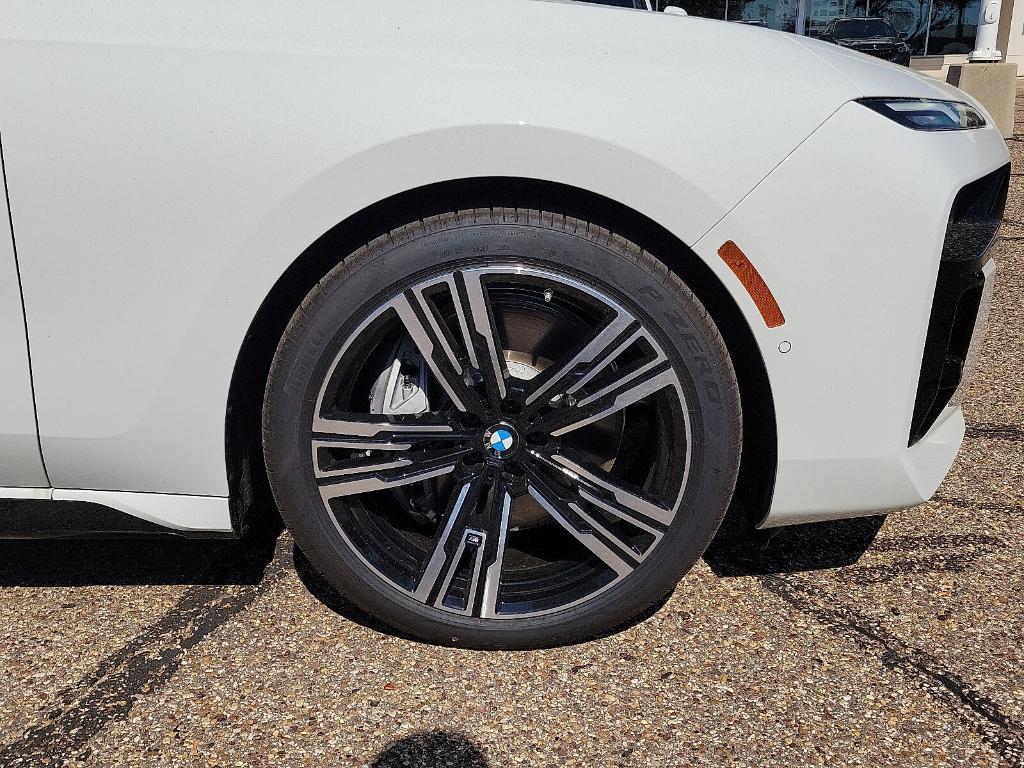new 2025 BMW 760 car, priced at $128,625