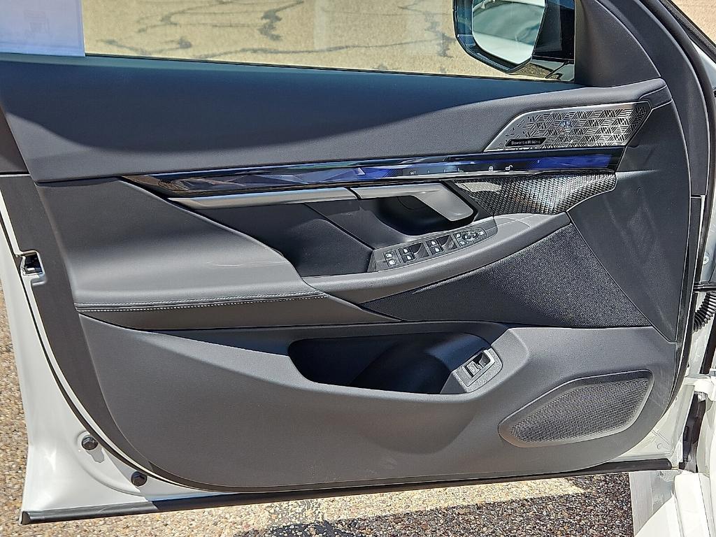 new 2025 BMW M5 car, priced at $127,525