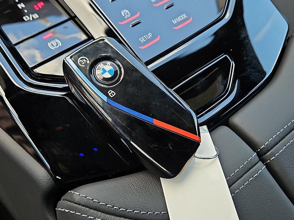 new 2025 BMW M5 car, priced at $127,525