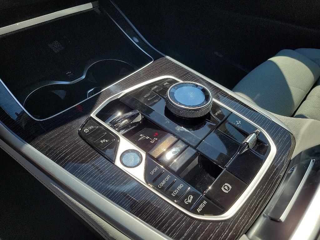 new 2026 BMW X7 car, priced at $96,610