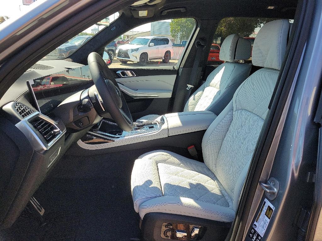 new 2026 BMW X7 car, priced at $96,610