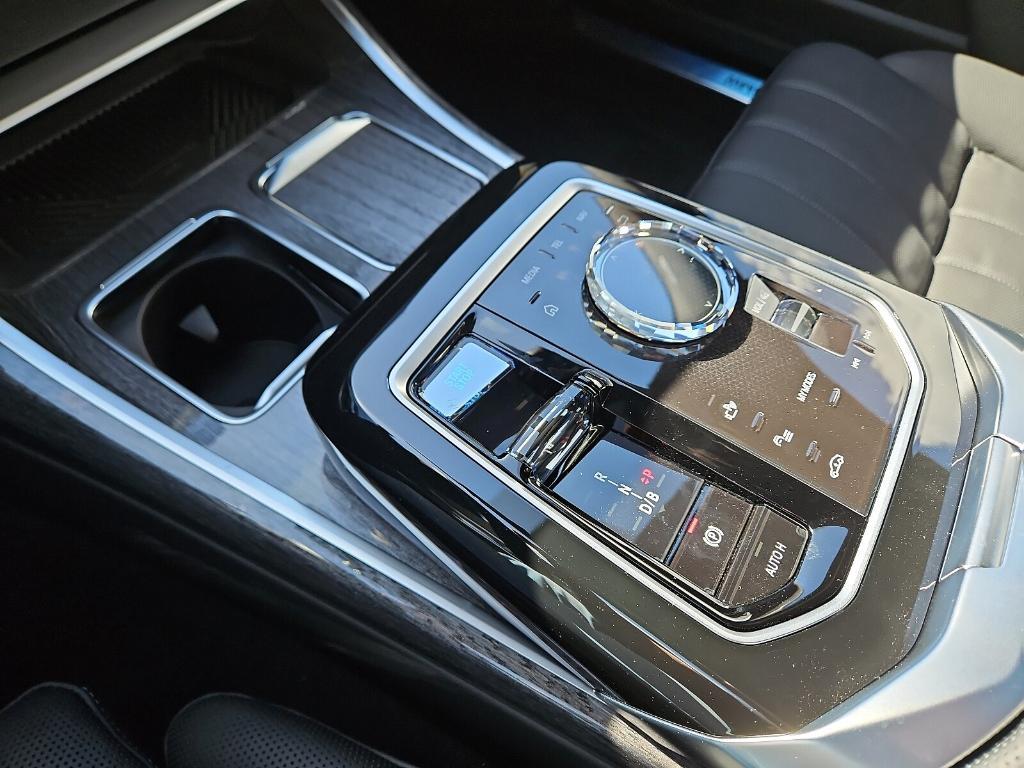 new 2024 BMW i7 car, priced at $85,995