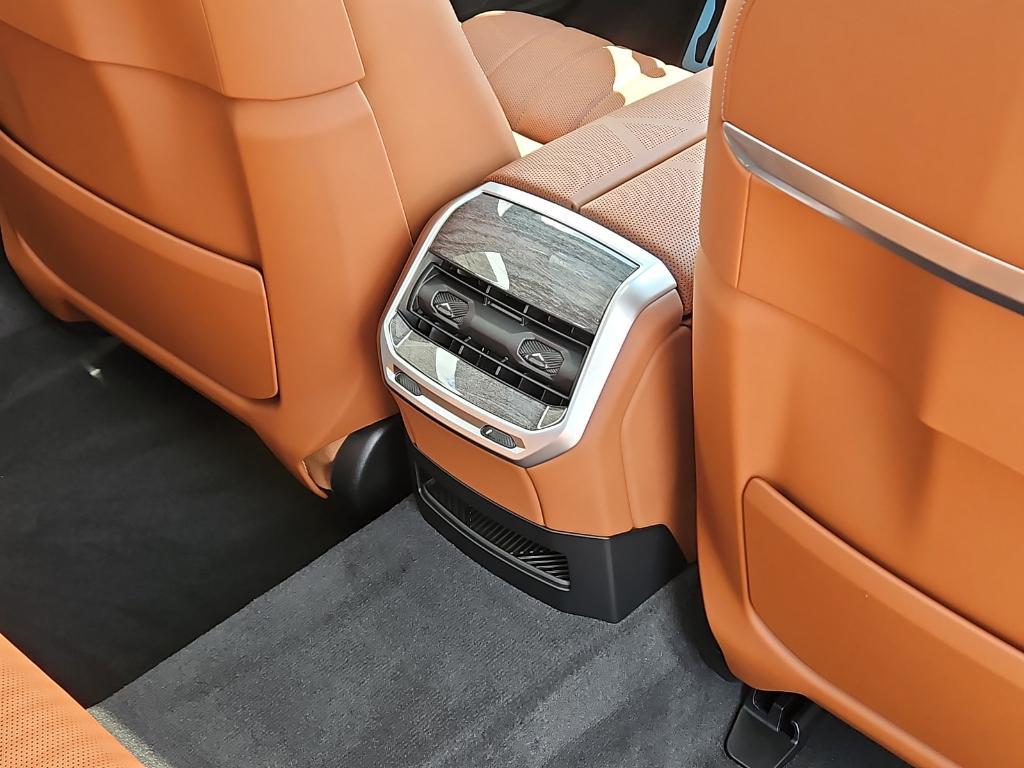 new 2024 BMW i7 car, priced at $96,995