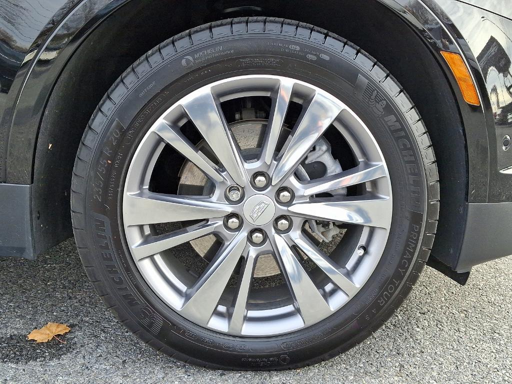 used 2024 Cadillac XT5 car, priced at $47,981