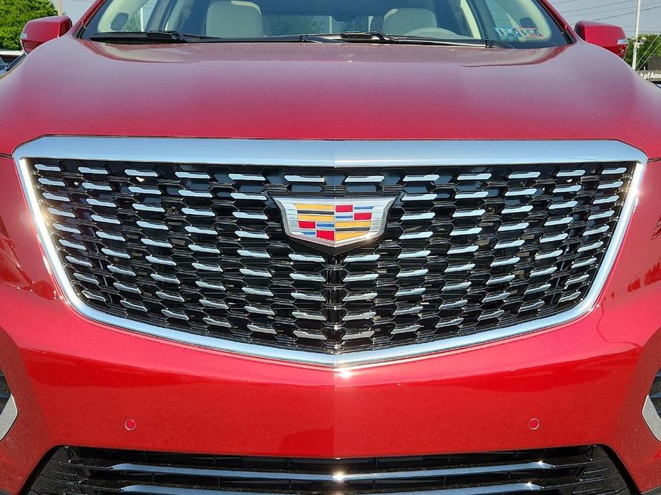 new 2024 Cadillac XT5 car, priced at $56,015