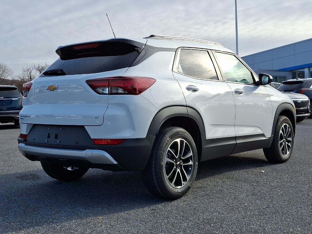 new 2025 Chevrolet TrailBlazer car, priced at $28,585