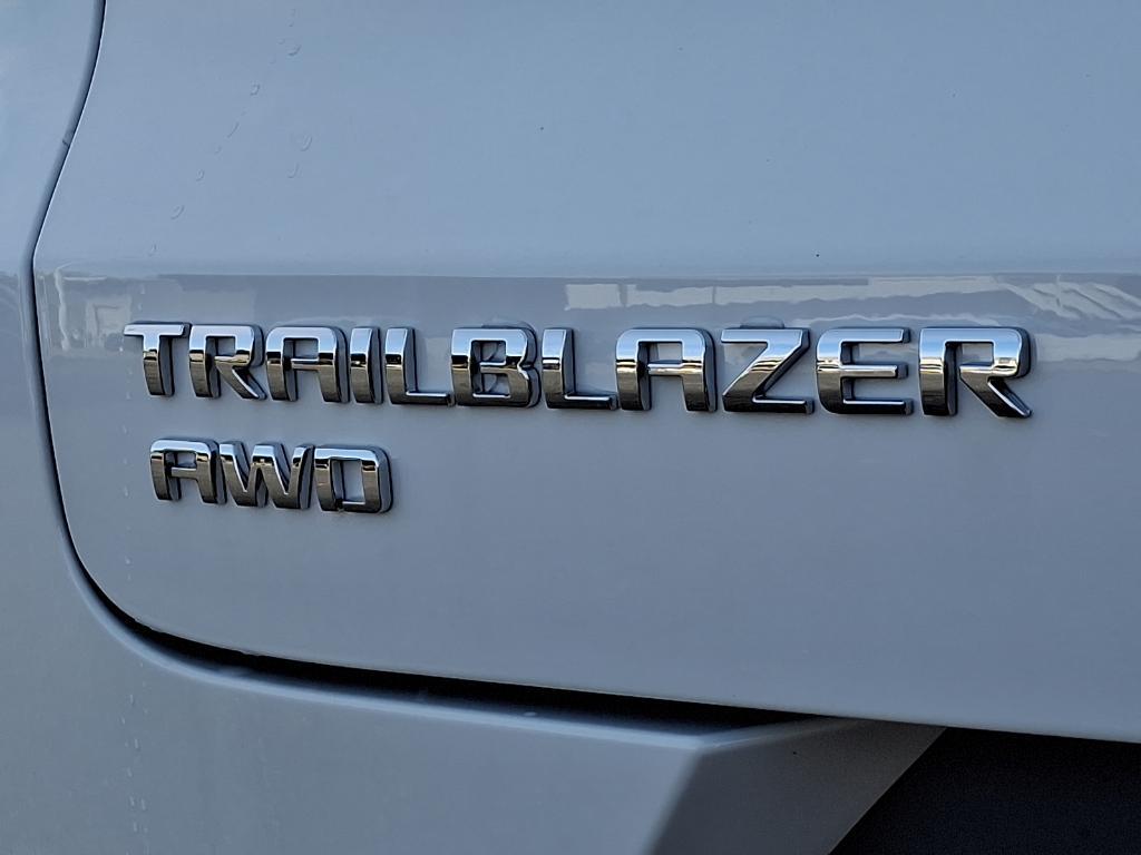 new 2025 Chevrolet TrailBlazer car, priced at $28,585