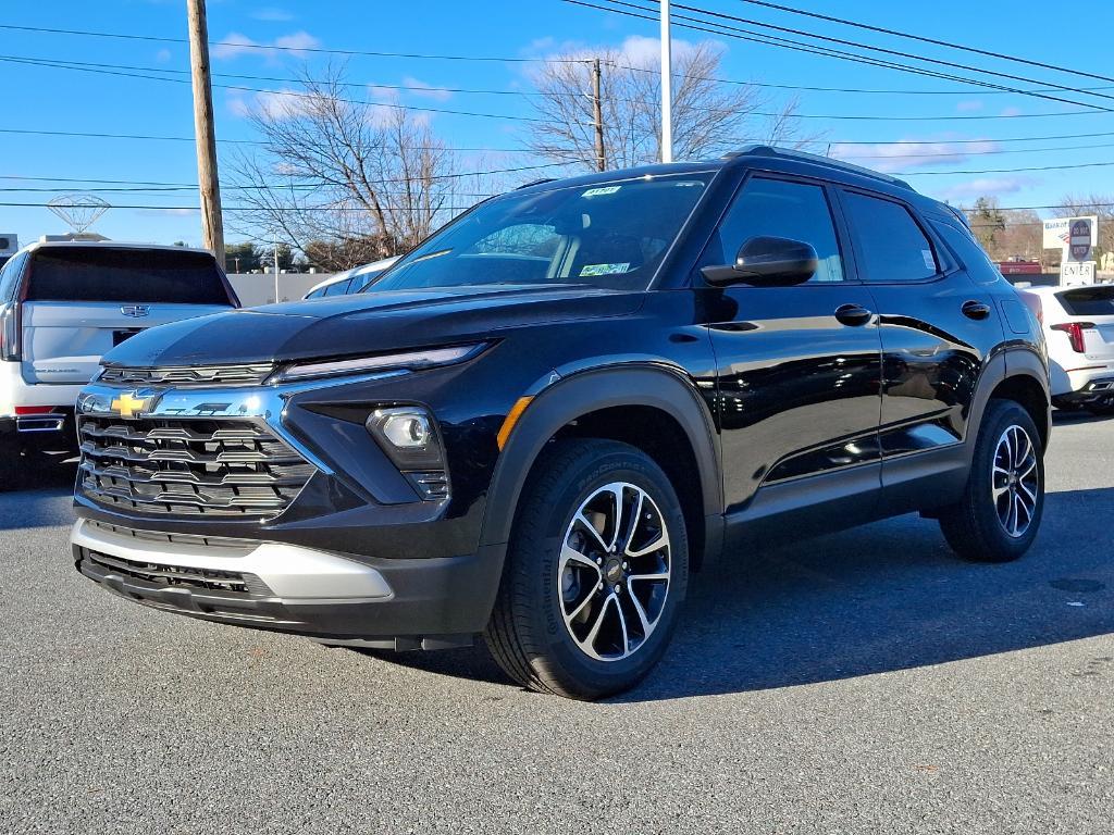 new 2025 Chevrolet TrailBlazer car, priced at $28,585