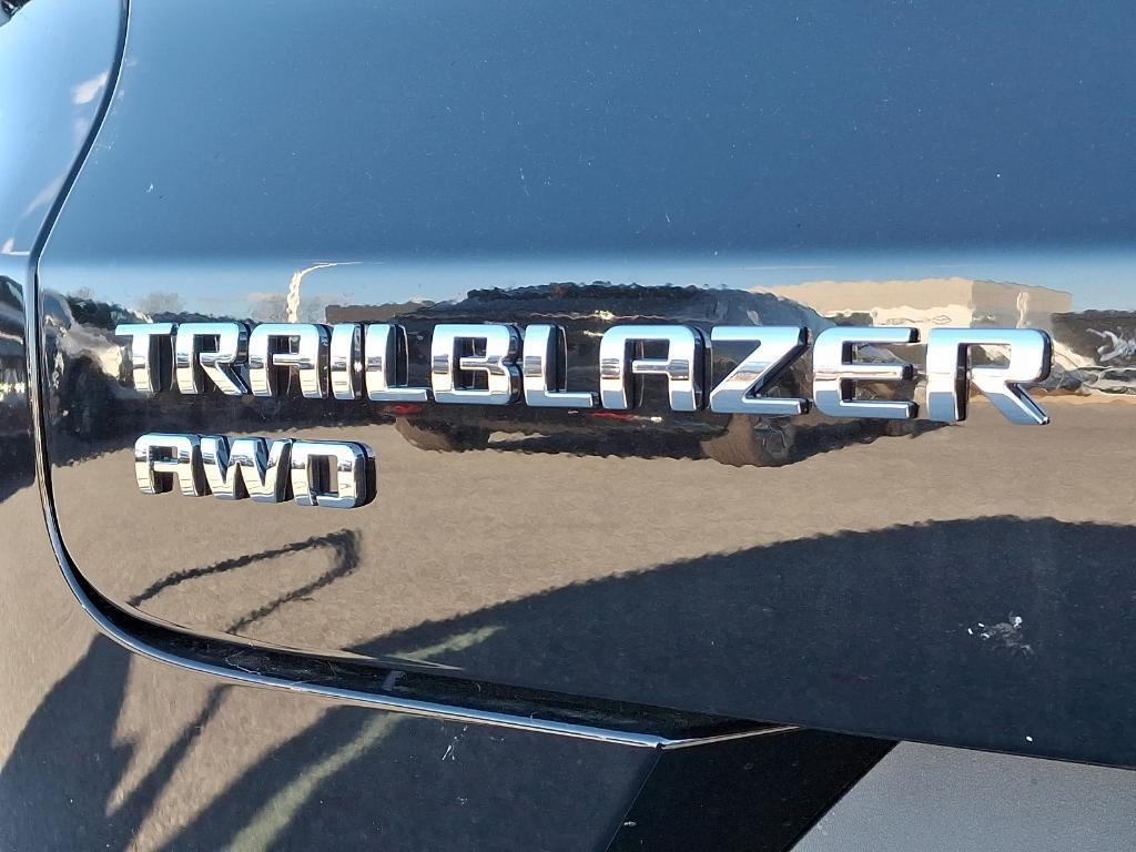 new 2025 Chevrolet TrailBlazer car, priced at $28,585