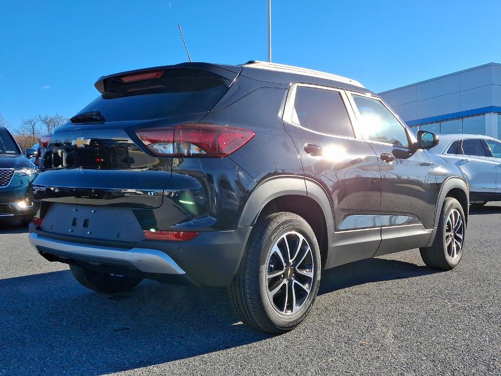 new 2025 Chevrolet TrailBlazer car, priced at $28,585