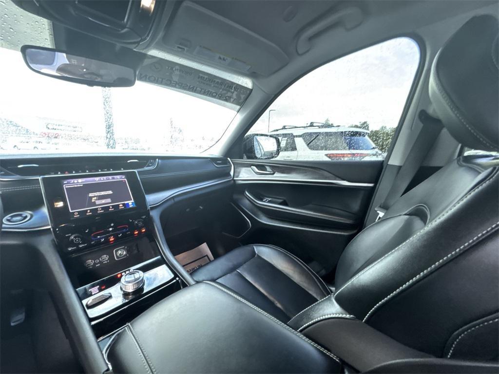 used 2022 Jeep Grand Cherokee car, priced at $31,800