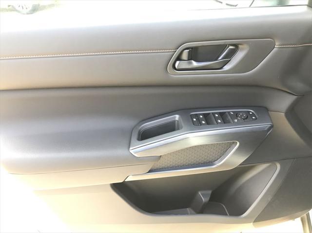 new 2025 Nissan Pathfinder car, priced at $45,390