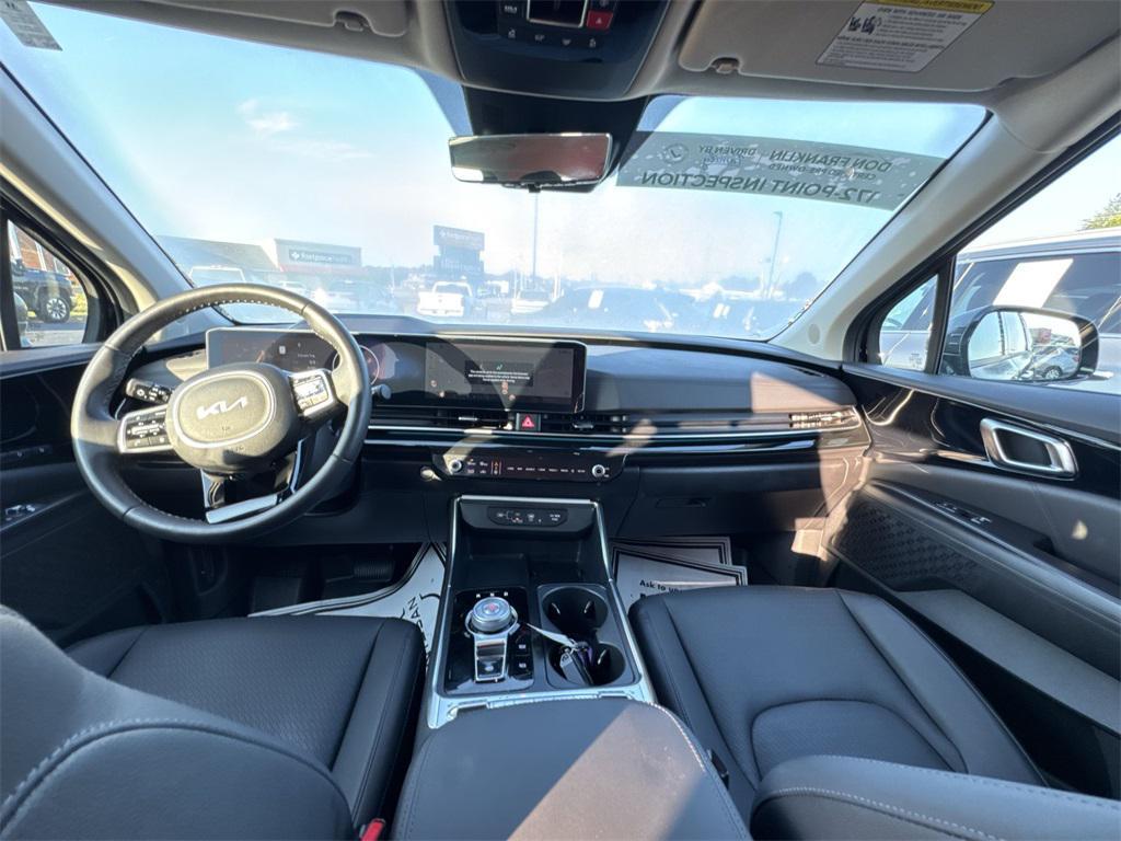 used 2025 Kia Carnival Hybrid car, priced at $48,800