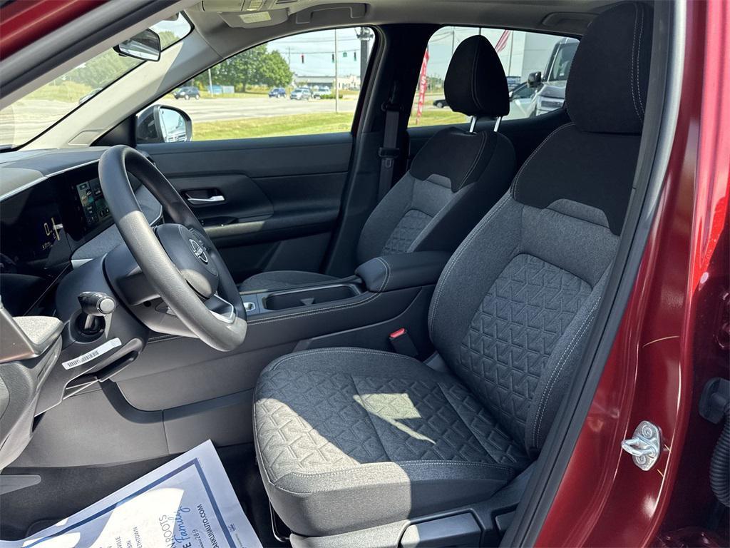 new 2025 Nissan Kicks car, priced at $27,854