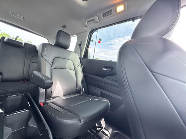 new 2025 Nissan Pathfinder car, priced at $46,764